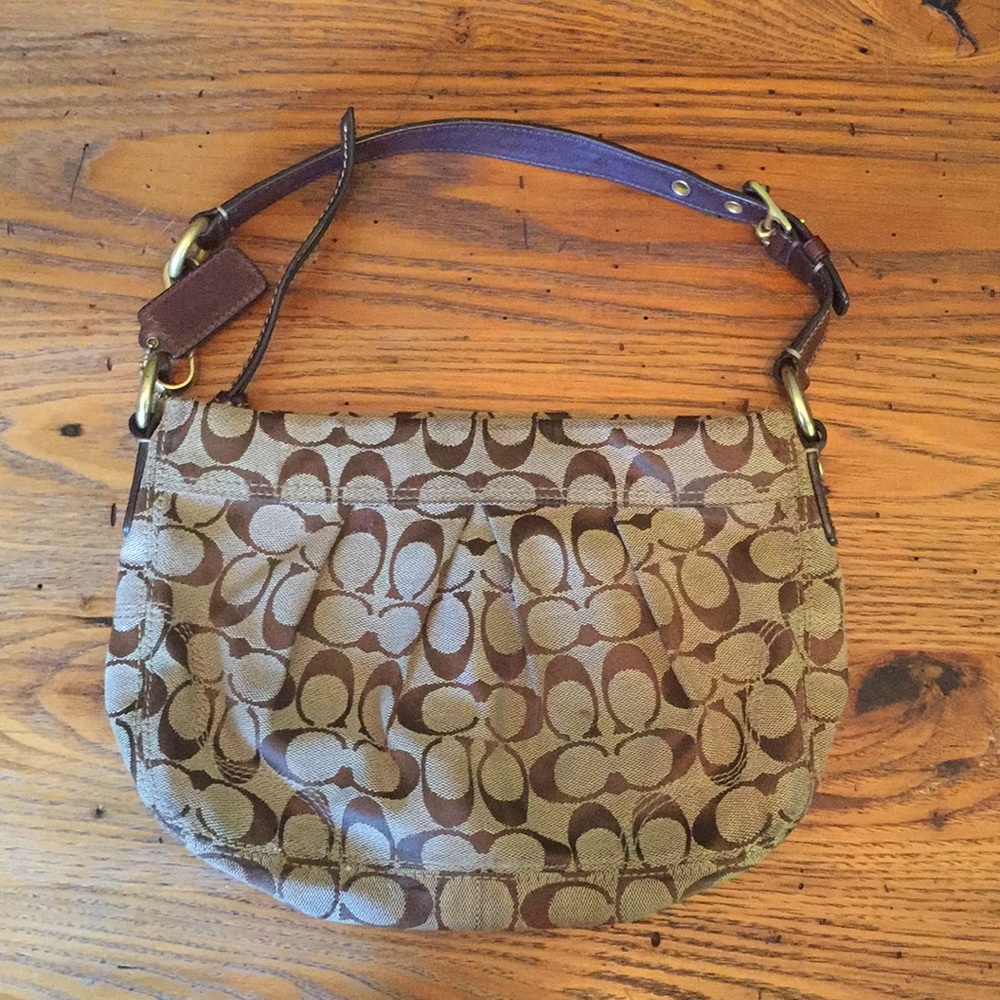 Small Coach shoulder bag